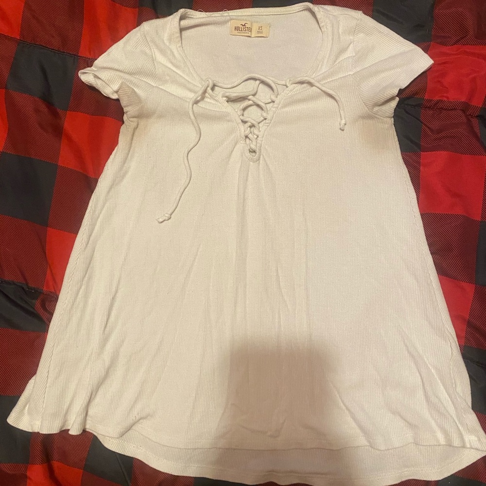 White tie t shirt